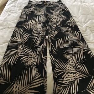 White House Black Market print pants size medium
